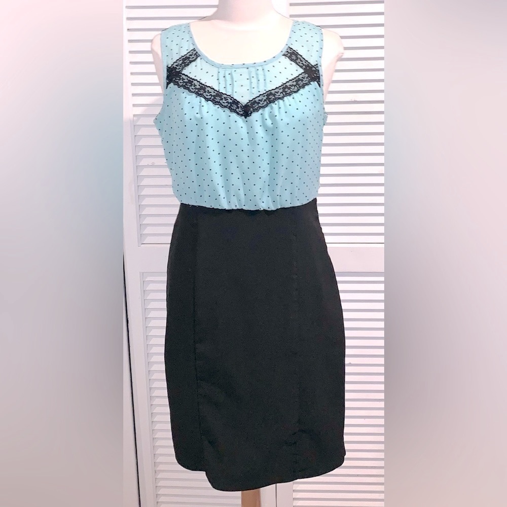 Maurice’s Mint green and black polka dot dress 11/12
